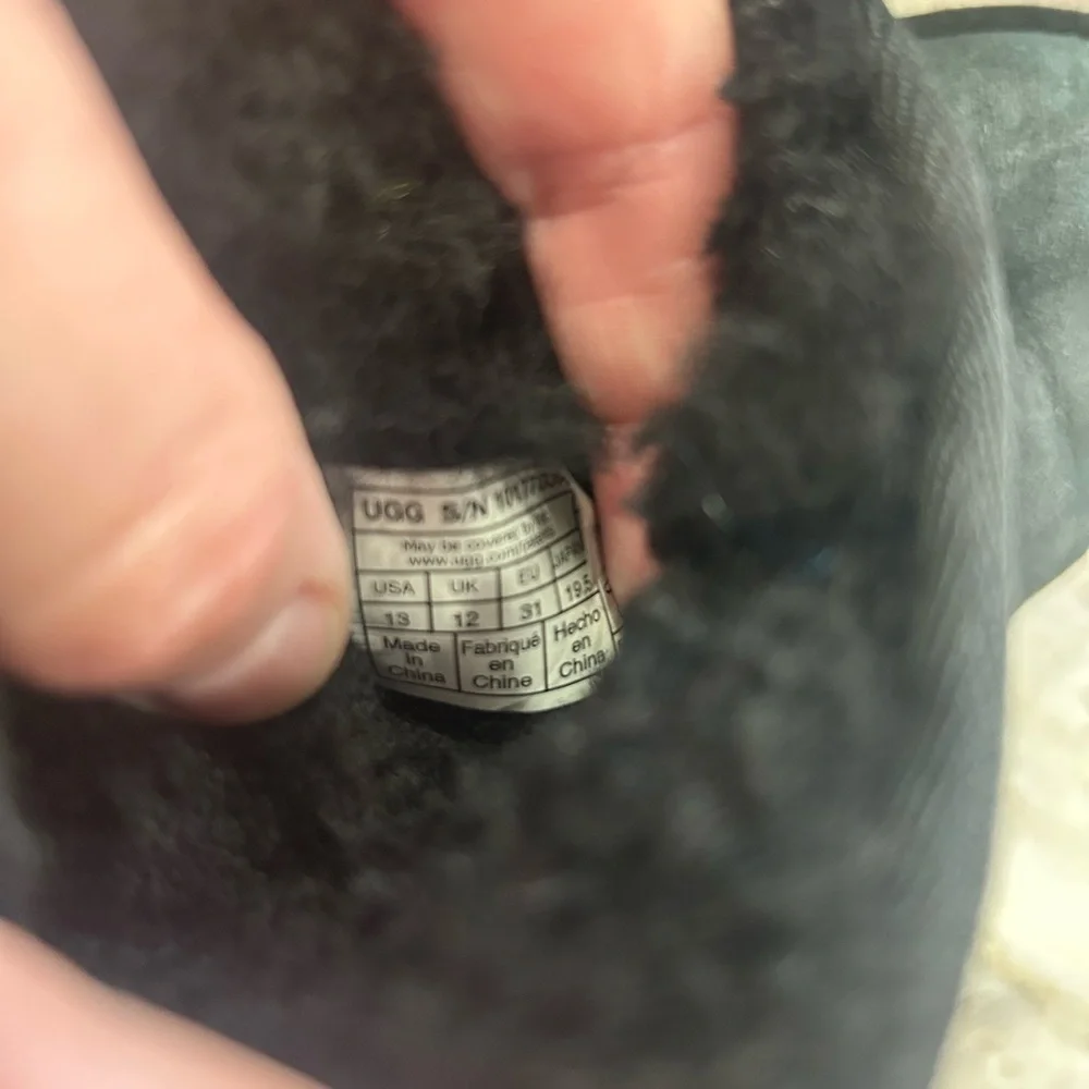 Ugg Boots Classic II Size 13 Black Girls Toddler 1017703K Warm Winter‎ Kids